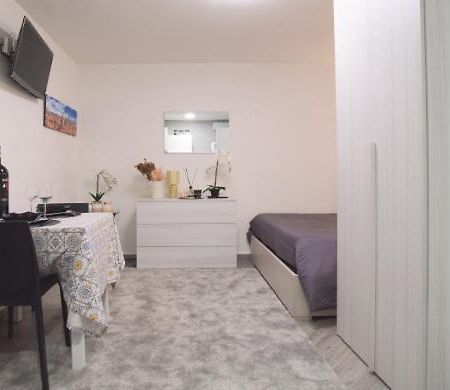 Triumvirato Rooms Bologna Bagian luar foto